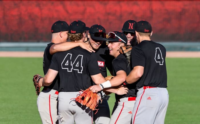 13_white-team_bsb-red-white-g1-1009